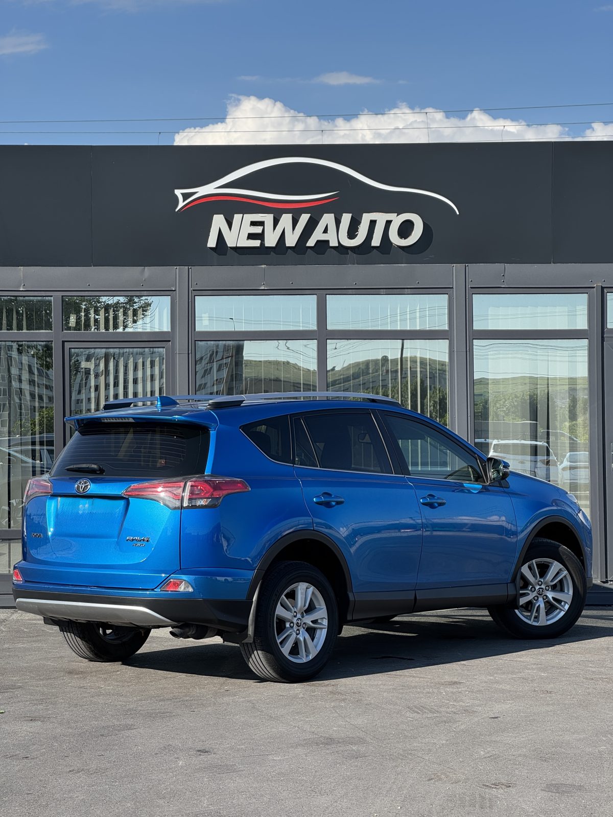 Toyota RAV4 2016 Style, Синий — купить в Симферополе, автосалон NEW AUTO