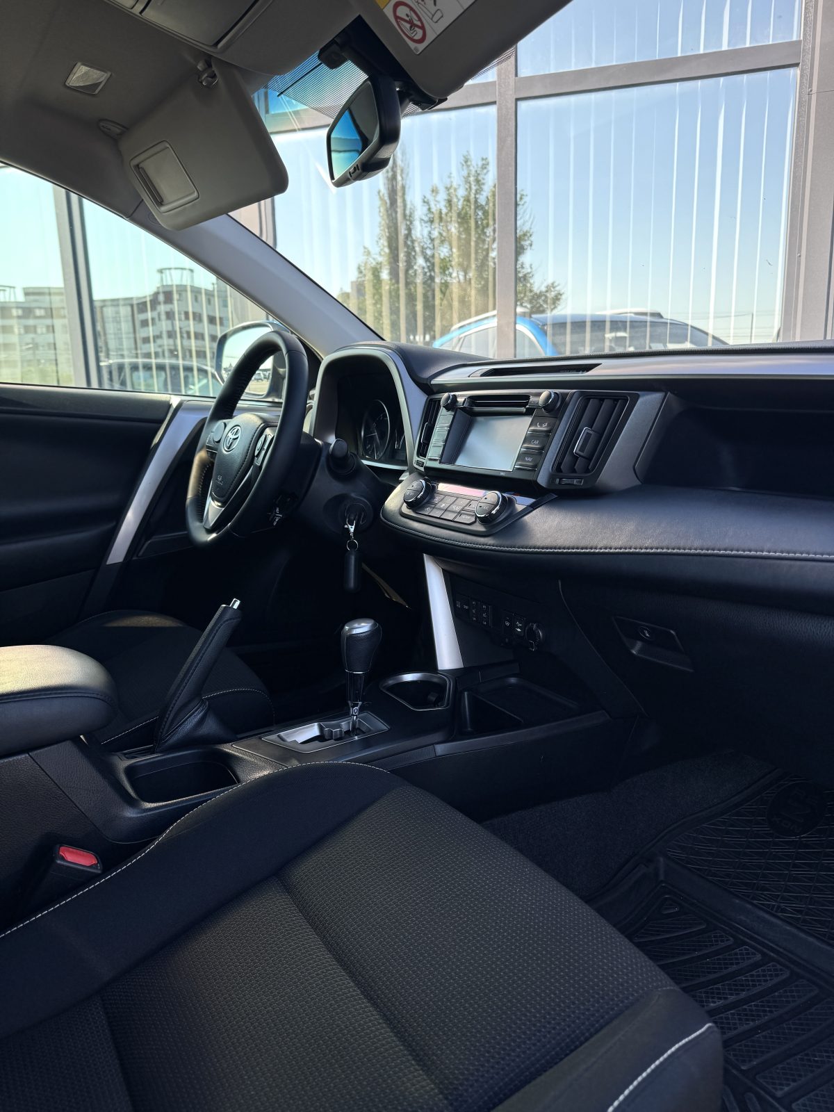 Toyota RAV4 2016 Style, Синий — купить в Симферополе, автосалон NEW AUTO