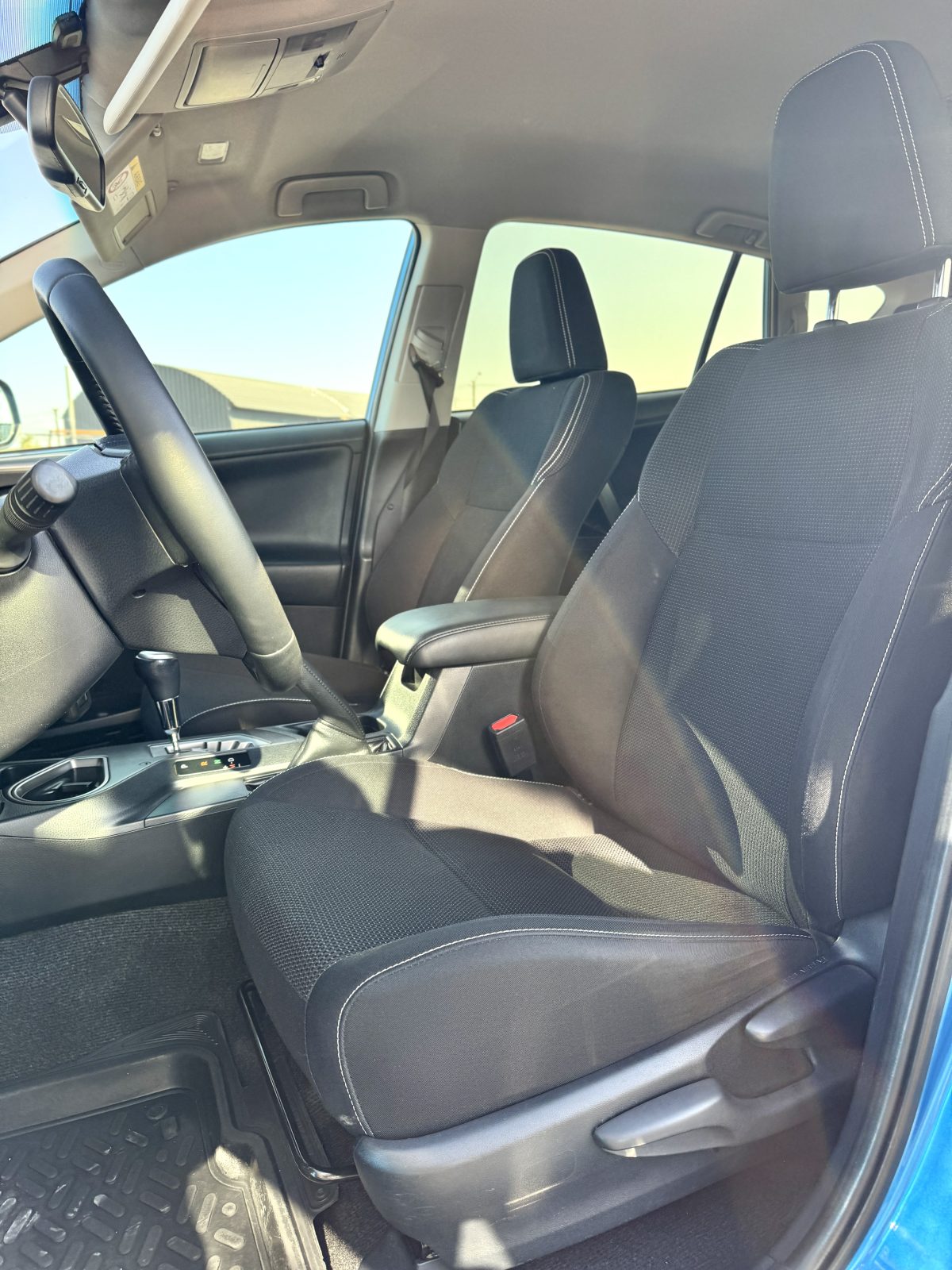 Toyota RAV4 2016 Style, Синий — купить в Симферополе, автосалон NEW AUTO