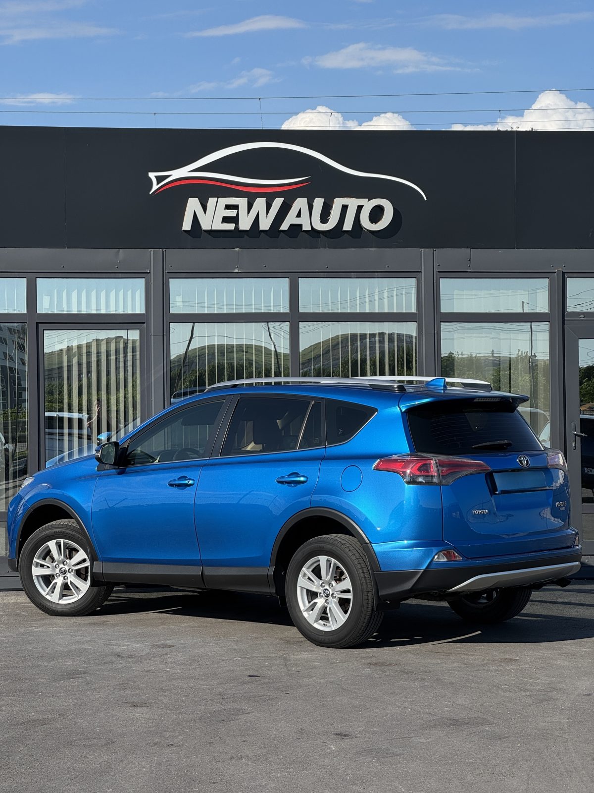 Toyota RAV4 2016 Style, Синий — купить в Симферополе, автосалон NEW AUTO